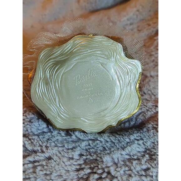 Hallmark Keepsake Ornament 2000 Celebration Barbie - Picture 5 of 5